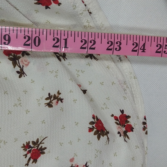 Elizabeth - Picture 7 of 9